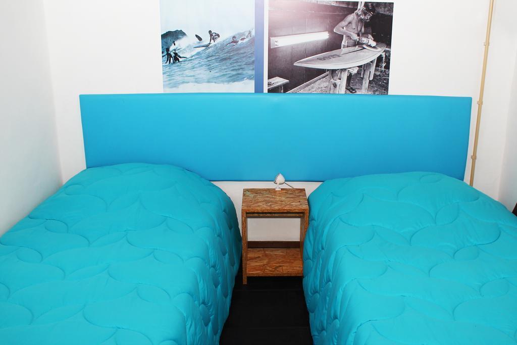 Single Fin Isurf Hostel Figueira da Foz Room photo